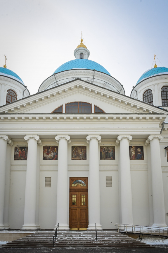 Рустам Минниханов ознакомился с состоянием объектов Казанского Богородицкого мужского монастыря.